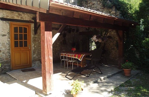 Chateau-Verdun House | Gite 3 - Le Cairn - bed and breakfast
