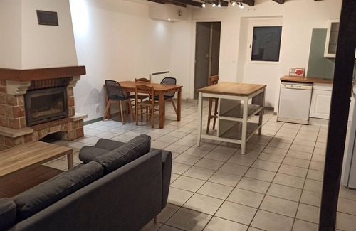 Puybrun House | Gite 4 Personnes/2 Chambres/terrasse - Proximité Dordogne et Sites Touristiques