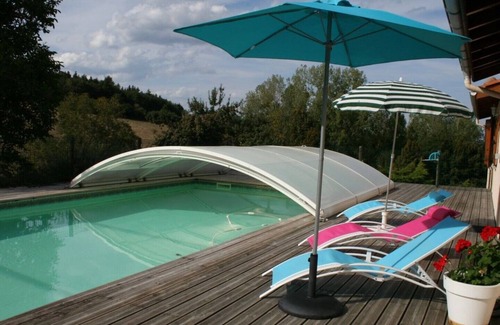 Saint-Martin-la-Sauvete House | Gite 6p. with SWIMMING POOL in nature, in Auvergne-Rhône-Alpes