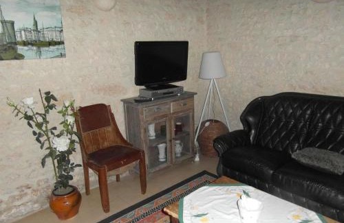 Antezant-la-Chapelle House | GITE A LA FERME