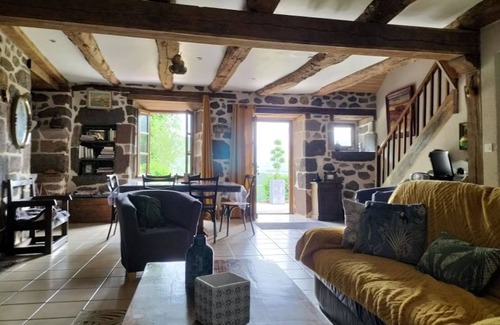 Anglards-de-Salers Cottage | Gite Anglards-de-Salers, 2 bedrooms, 4 persons