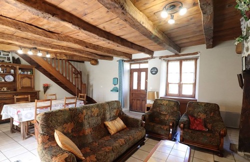 Anglards-de-Salers Cottage | Gite Anglards-de-Salers, 2 bedrooms, 4 persons