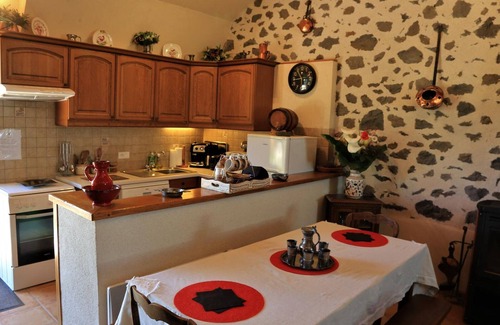 Anglards-de-Salers Cottage | Gite Anglards-de-Salers, 2 bedrooms, 4 persons