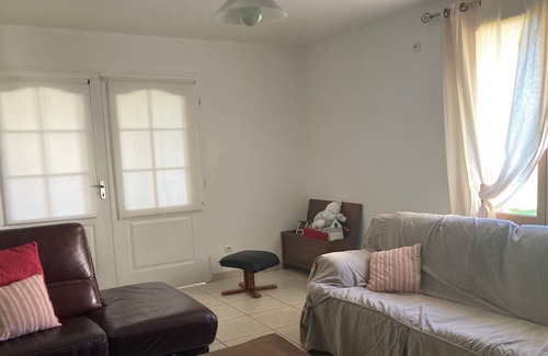 Auxy Cottage | Gite Auxy, 4 bedrooms, 10 persons
