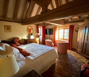 Chateauneuf House | Gite, chambre d hôte L échoppe est belle