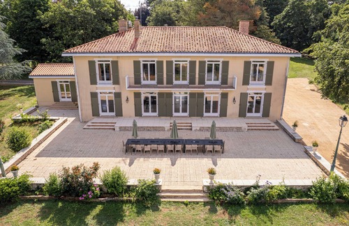 Sainte-Hermine House | Gite D'exception en Vendée Jusqu'à 25 Personnes