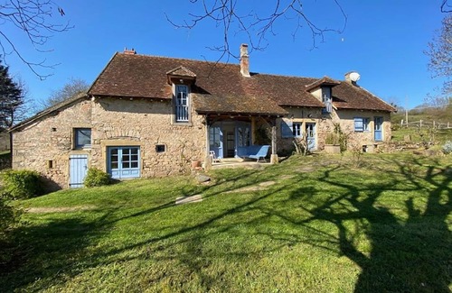 Saint-Marcelin-de-Cray House | Gîte de la Doit, in the countryside, sleeps 14, private pool