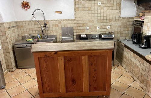 Saint-Jeannet Cottage | Gite de groupe La Ferrage in the heart of the cote d'azur. top value for money.