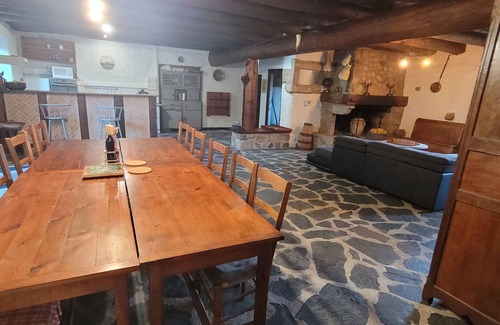 Sainte-Sigolene House | GITE DE VAUBARLET IN A PEACEFUL NATURAL SETTING