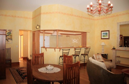 Leyritz-Moncassin Cottage | GITE DU CHATEAU, burgundy area, spas, wine route.