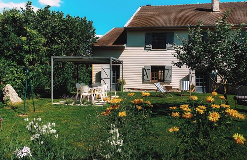 Largillay-Marsonnay House | Gite du Lac - Lake Vouglans