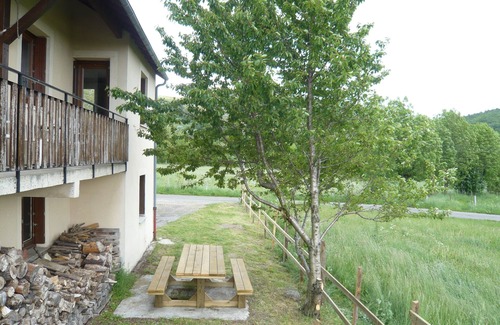 Fraissinet-de-Lozere House | Gîte du Serre a house in the countryside for large family