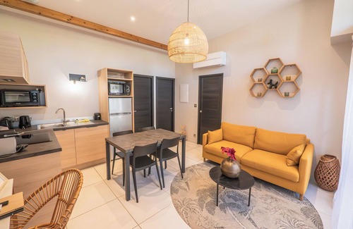 Saint-Affrique Apartment | Gîte écolodge* 2 to 4 people people in the heart of a 3-hectare park