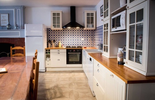 Bougneau House | Gîte for holidaymakers, curists, seasonal workers