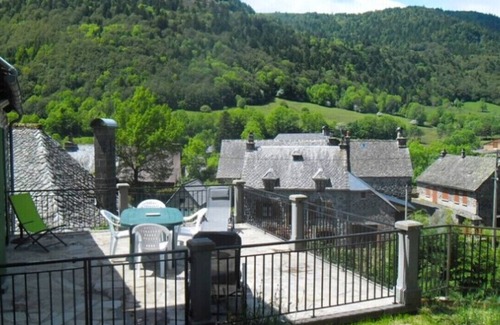 Le Falgoux House | Gîte - Holiday home at the foot of Puy Mary.