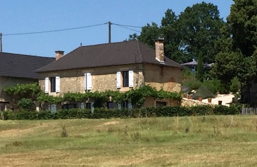 Coteaux Perigourdins Cottage | Gîte in stone house with swimming pool between sarlat and brive