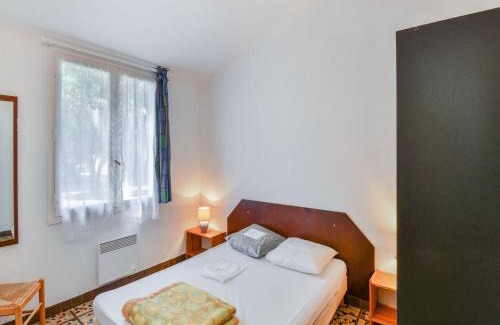 Saint-Savinien House | Gîte in holiday park with swimming pool