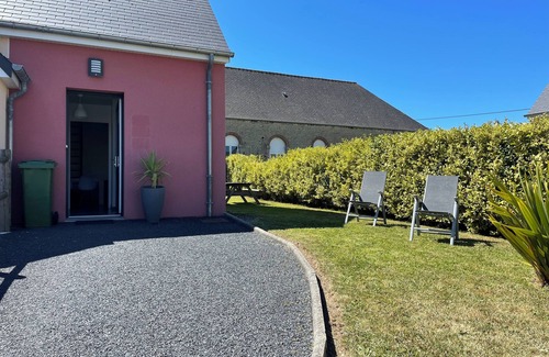 Saint-Pierre-Eglise House | Gîte l'horizon 5 km from the sea