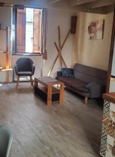 Laure-Minervois Apartment | Gite la Coursive