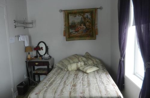 Sainte-Anne-des-Monts Bed & Breakfast | Gite La Ptite Falaise hébergement touristique