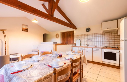 Saint-Perdoux House | Gîte La Vue Verdoyante - ideal for 2 adults & 2 children - 9 km from Figeac