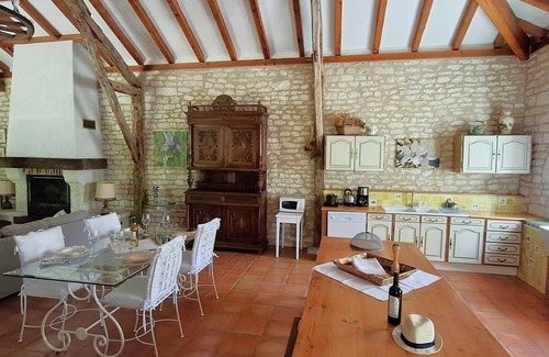 Cezac House | Gite Le Sabatou - Grange de Cezac. Converted Barn Private Pool 15ha nature park.