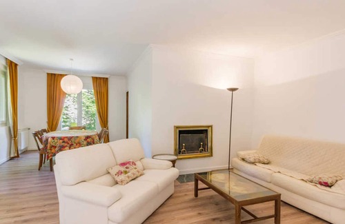Marly-le-Roi Cottage | Gite Marly-le-Roi, 4 bedrooms, 5 persons