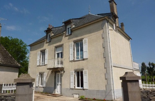 Mauriac Cottage | Gite Mauriac, 3 bedrooms, 6 persons