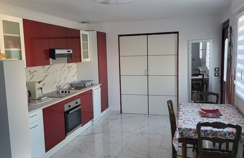 Saint-Clement-des-Levees Apartment | Gîte on the banks of the Loire in the suburbs of Saumur, in a village in the countryside