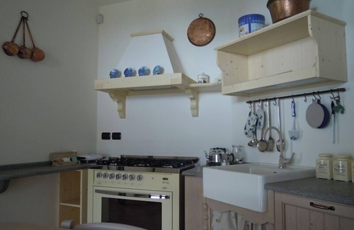 San Secondo di Pinerolo House | Gîte on the hill, for all-season living, with swimming pool in summer