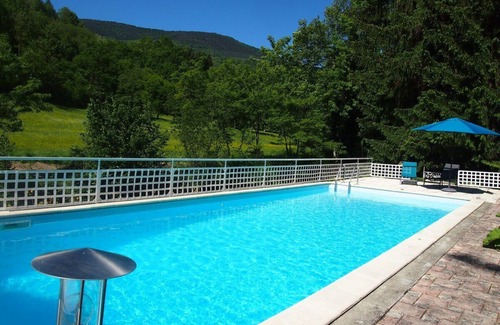 Aleu House | Gite on the edge of the Arac in a green setting with swimming pool