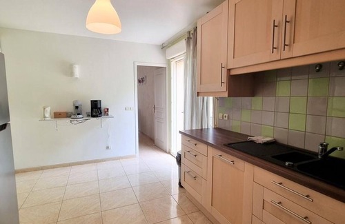 Saulx-Marchais Cottage | Gite Saulx-Marchais, 5 bedrooms, 10 persons