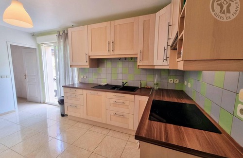 Saulx-Marchais Cottage | Gite Saulx-Marchais, 5 bedrooms, 10 persons
