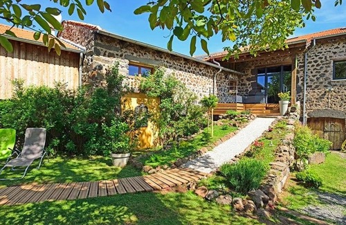 Solignac-sur-Loire Cottage | Gite Solignac-sur-Loire, 4 bedrooms, 14 persons