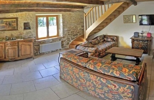 Villeneuve d'Aveyron House | Gite Villeneuve, 2 bedrooms, 4 persons