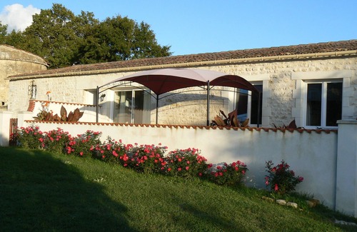 Montpellier de Medillan House | Gite with swimming pool 15 minutes from the ocean