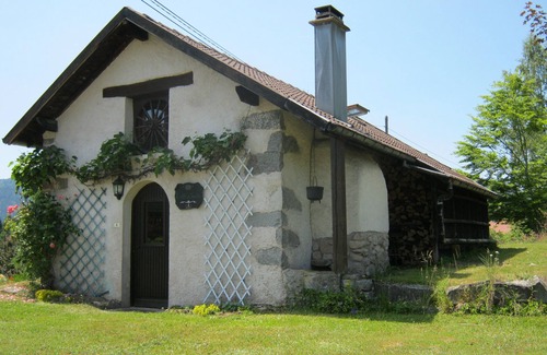 Basse-sur-le-Rupt House | Gîte with lovely mountain views