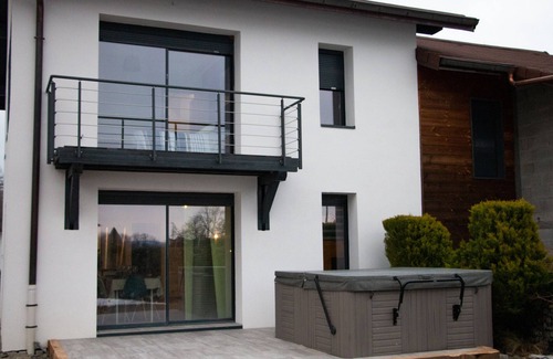 Genevois House | Gite with private spa