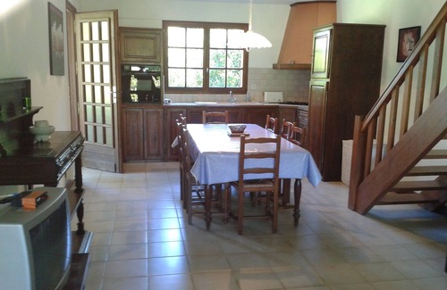Saint-Marcory Condo | Gîte with swimming pool, playground, green space.