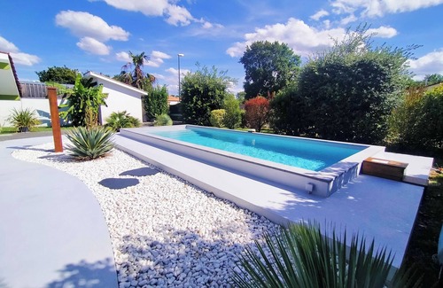 Brach Cottage | Gite with swimming pool wellness area shared between Bordeaux and Lacanau ocean