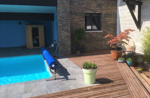 Dampierre Cottage | GÎTES 23M2 with terrace, heated pool, SPA and sauna