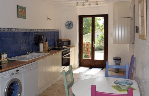 Saint-Vallier Cottage | Gites Champfort. Renovated old Charente farmhouse with heated pool