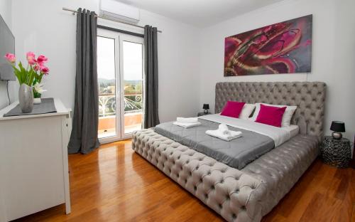 Skripero Villa | GKK House private swimming pool luxury house
