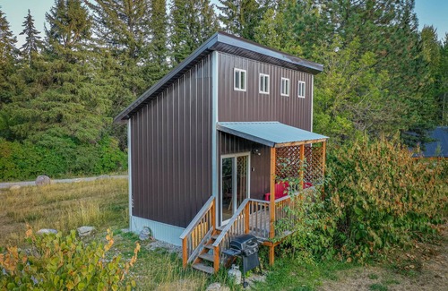 Coram Cabin | Glacier National Park cabin! Our basecamp to explore GNP, just 6 minutes away!