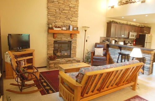 Warnick Cabin | Glacier Springs Cabin 89 Cedar and Log Cabin close to skiing and hiking