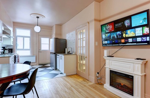 Hochelaga Apartment | Glamorous getaway | Subway nearby | Parking ($)