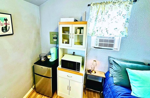Grant Cabin | Glamping Tiny Home next to Choctaw Casino Grant Oklahoma History Lakes Fun