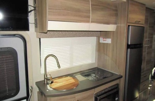 Gainesville House | Glamping with Elegant RV Rentals!