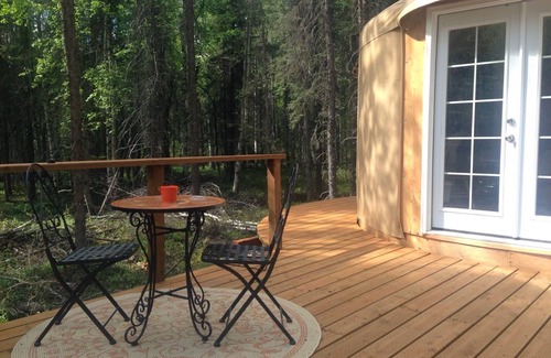 Willow Apartment | Glamping with Lake Views at Birch Haven Yurt