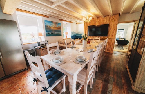 Llanfaelog Cottage | GLANLLYN BACH, pet friendly, luxury holiday cottage in Rhosneigr